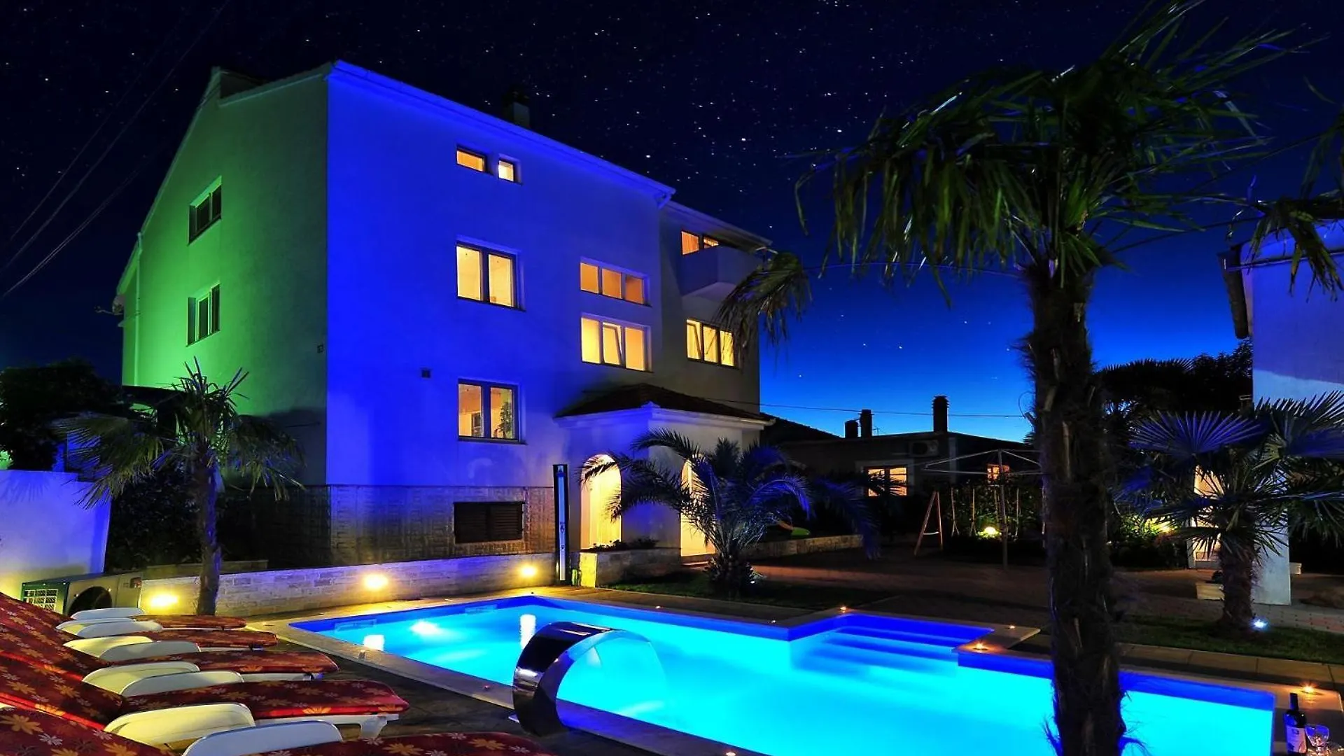 Apartments Tomo Sukošan
